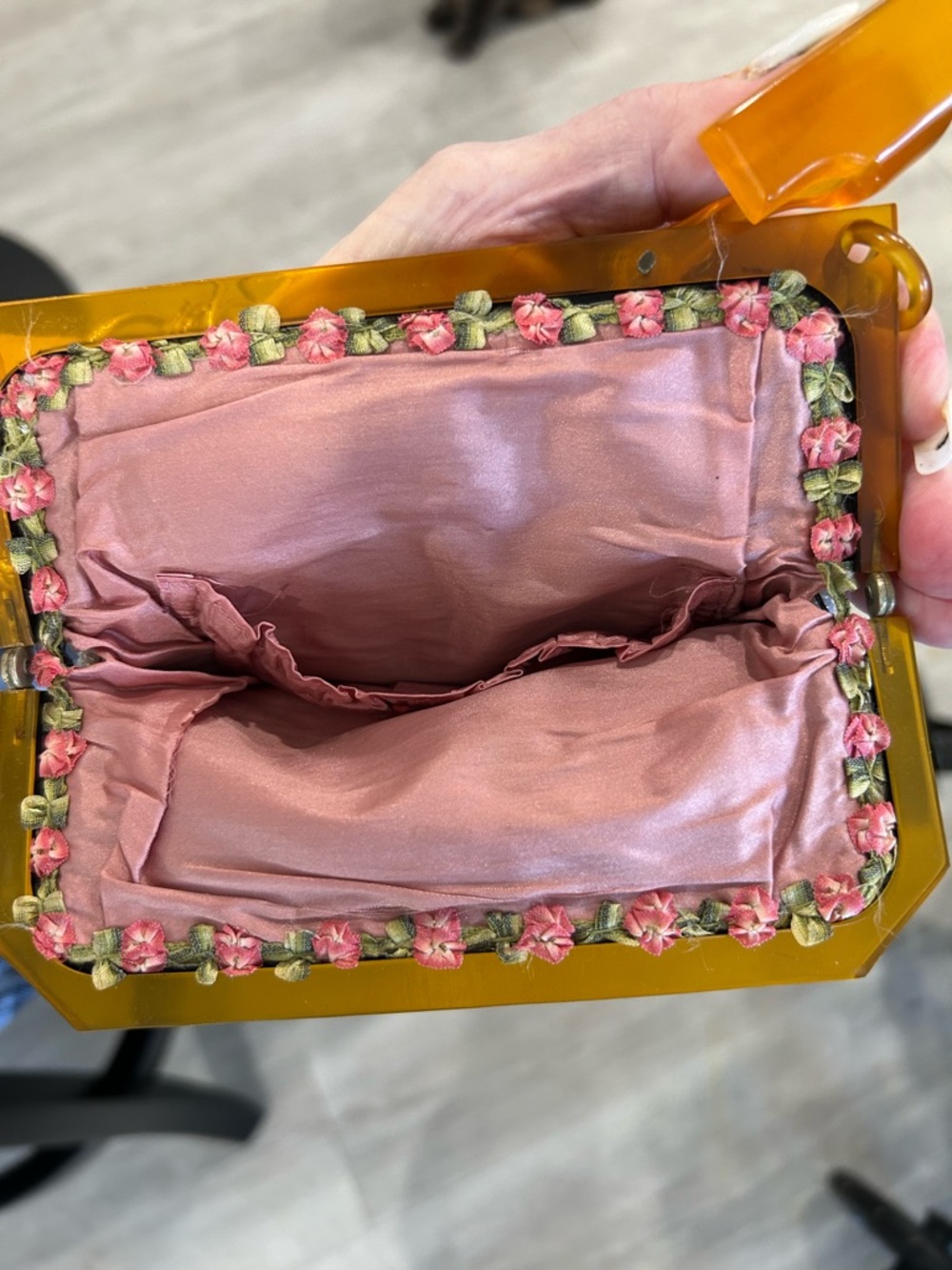 Source Unknown Multicolor Beaded Floral & Cottage Wristlet with Amber Frame - Picture 6 of 6